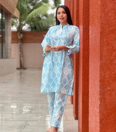 Floral Printed Round Neck A-Line Kurta With Trousers